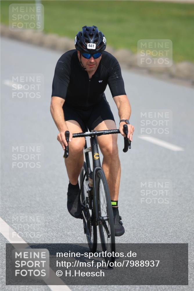 21.06.2025 - 27. Vierlanden-Triathlon H.Heesch http://msf.ph/oto/7988937 15.06.2025 11:45:25 Radfahren 212, 723, 794, 797, 841 meine-sportfotos.de