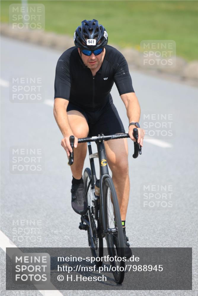 21.06.2025 - 27. Vierlanden-Triathlon H.Heesch http://msf.ph/oto/7988945 15.06.2025 11:45:25 Radfahren 212, 723, 794, 797, 841 meine-sportfotos.de