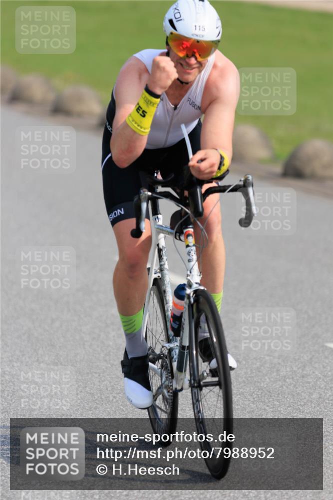 15.06.2025 - 27. Vierlanden-Triathlon H.Heesch http://msf.ph/oto/7988952 15.06.2025 09:30:07 Radfahren 109, 115, 139, 144, 167 meine-sportfotos.de