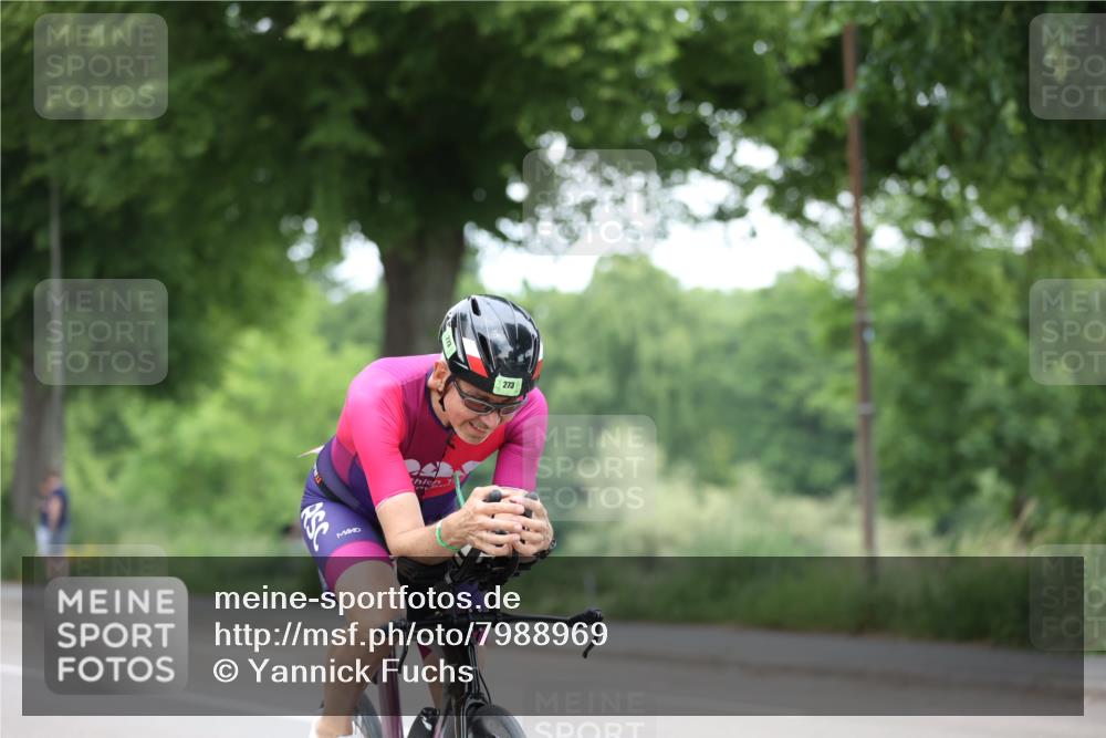 15.06.2025 - 7 Türme Triathlon Yannick Fuchs http://msf.ph/oto/7988969 15.06.2025 11:46:05 Radfahren 208, 273 meine-sportfotos.de