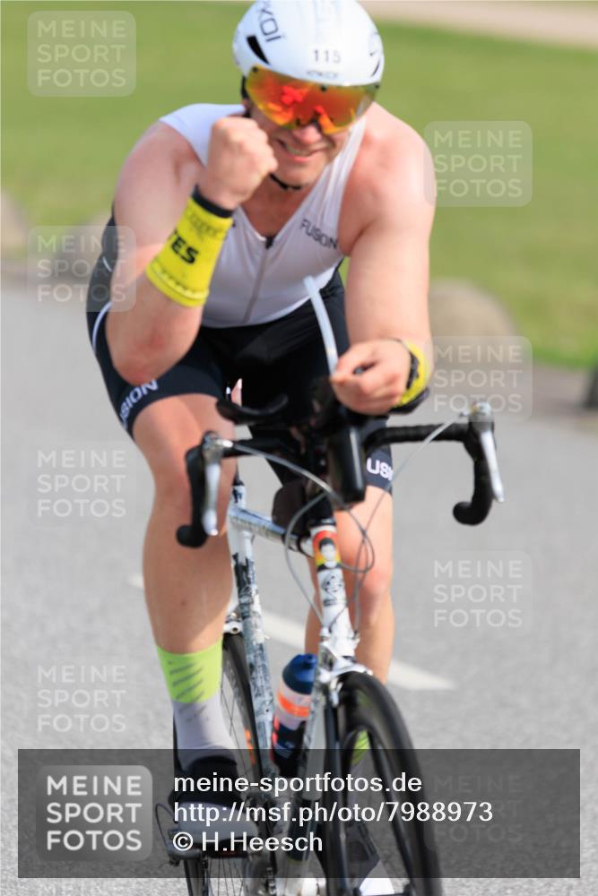 15.06.2025 - 27. Vierlanden-Triathlon H.Heesch http://msf.ph/oto/7988973 15.06.2025 09:30:07 Radfahren 109, 115, 139, 144, 167 meine-sportfotos.de