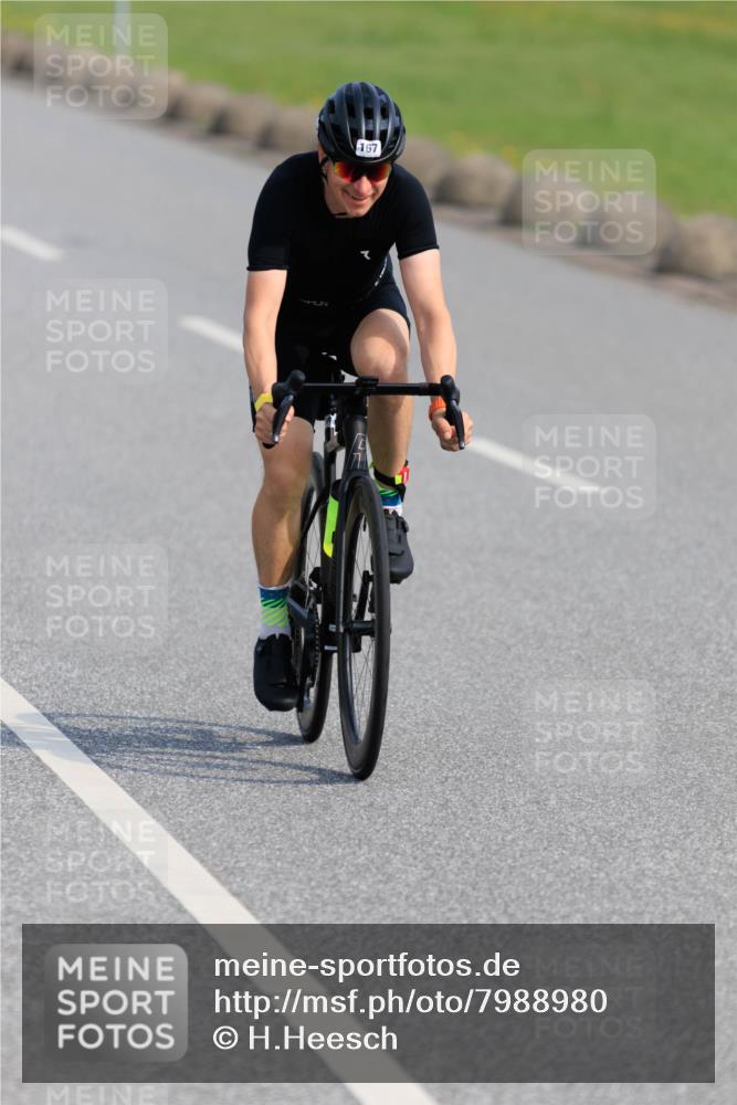 15.06.2025 - 27. Vierlanden-Triathlon H.Heesch http://msf.ph/oto/7988980 15.06.2025 09:30:09 Radfahren 109, 115, 139, 144, 167 meine-sportfotos.de