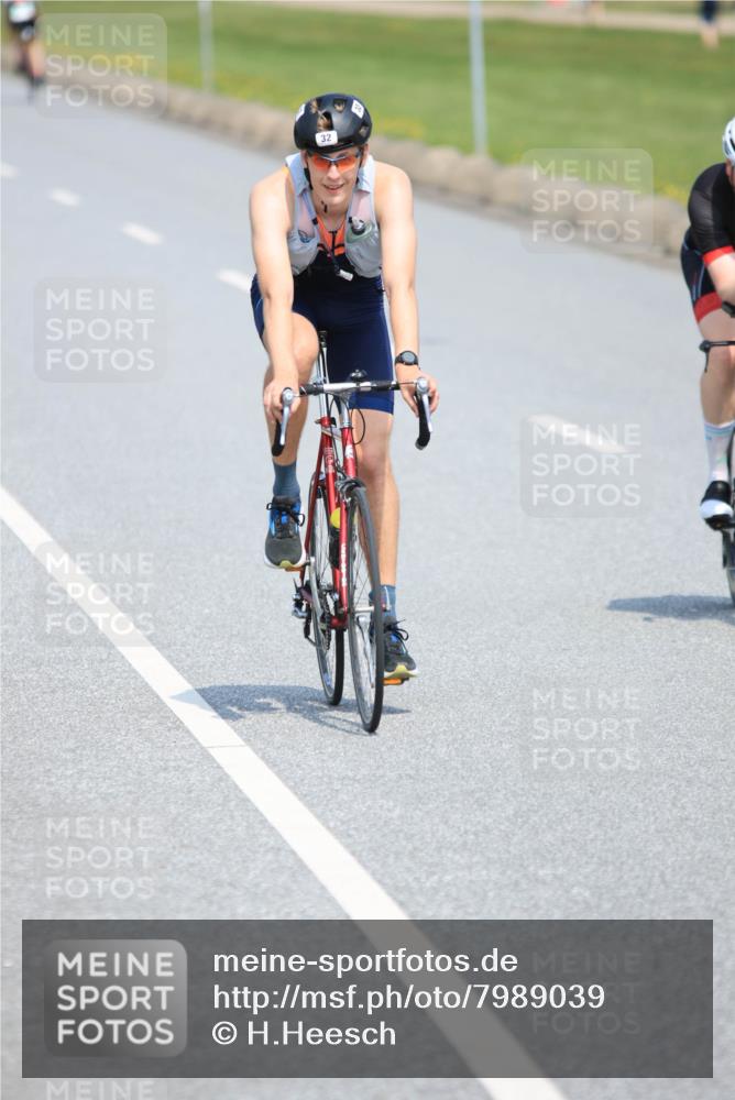 21.06.2025 - 27. Vierlanden-Triathlon H.Heesch http://msf.ph/oto/7989039 15.06.2025 11:46:02 Radfahren 32, 658, 803 meine-sportfotos.de