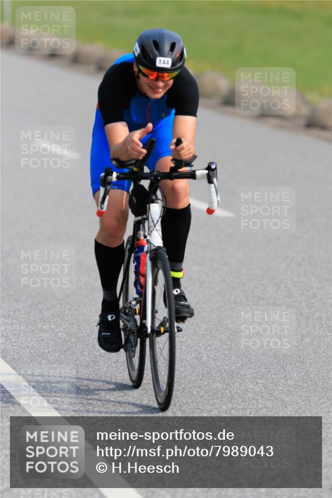 15.06.2025 - 27. Vierlanden-Triathlon H.Heesch http://msf.ph/oto/7989043 15.06.2025 09:30:15 Radfahren 32, 144 meine-sportfotos.de