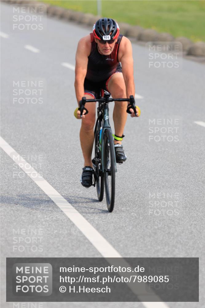 15.06.2025 - 27. Vierlanden-Triathlon H.Heesch http://msf.ph/oto/7989085 15.06.2025 09:30:32 Radfahren 174 meine-sportfotos.de