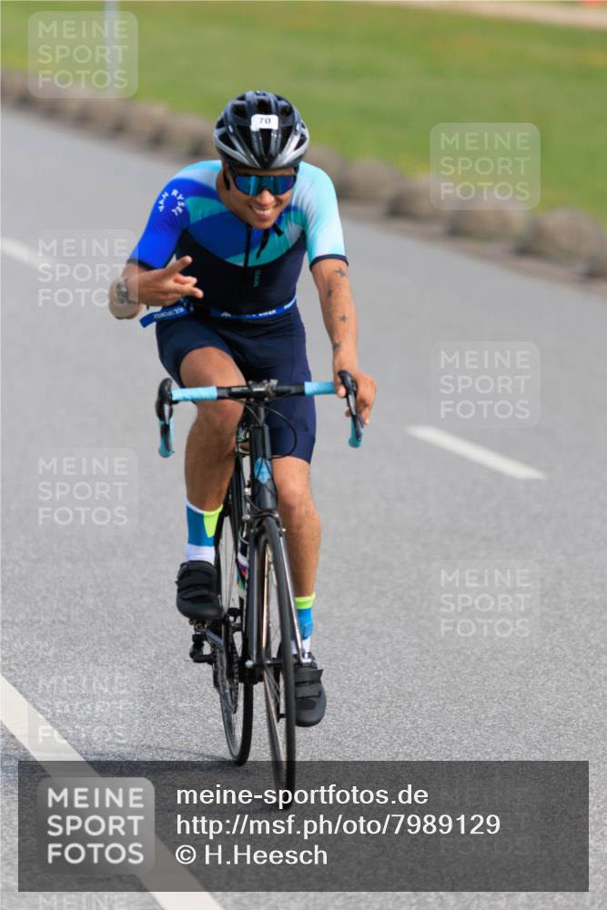 15.06.2025 - 27. Vierlanden-Triathlon H.Heesch http://msf.ph/oto/7989129 15.06.2025 09:31:03 Radfahren 70 meine-sportfotos.de