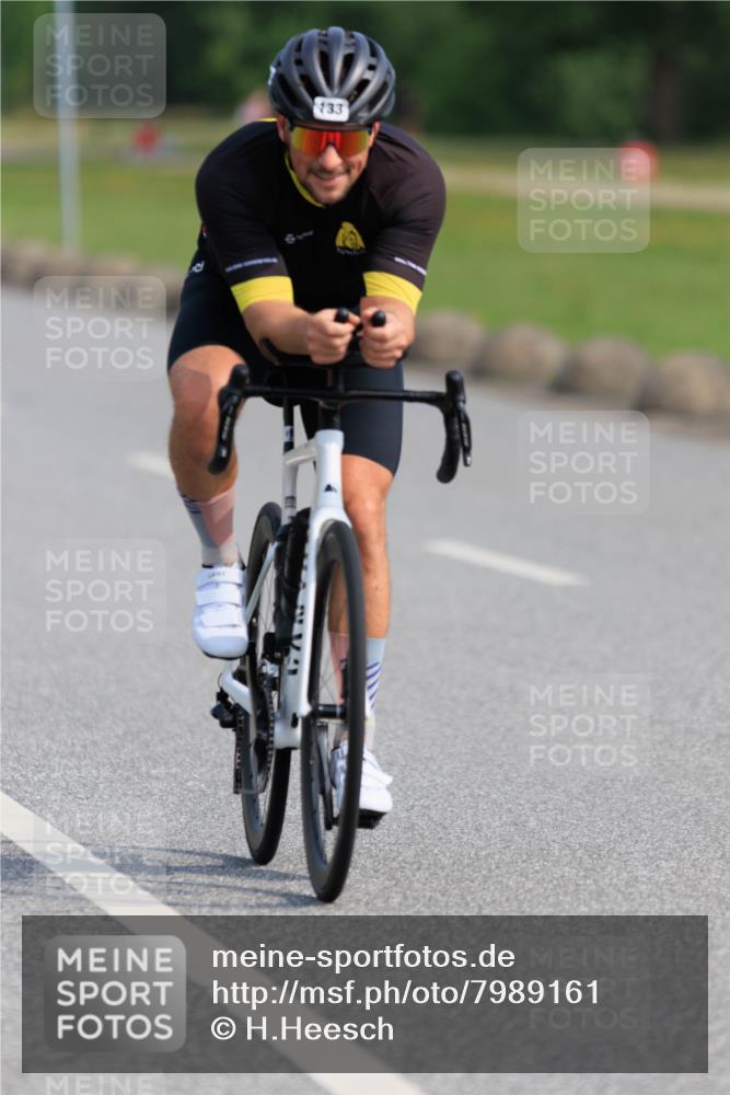 15.06.2025 - 27. Vierlanden-Triathlon H.Heesch http://msf.ph/oto/7989161 15.06.2025 09:31:43 Radfahren 106, 133 meine-sportfotos.de