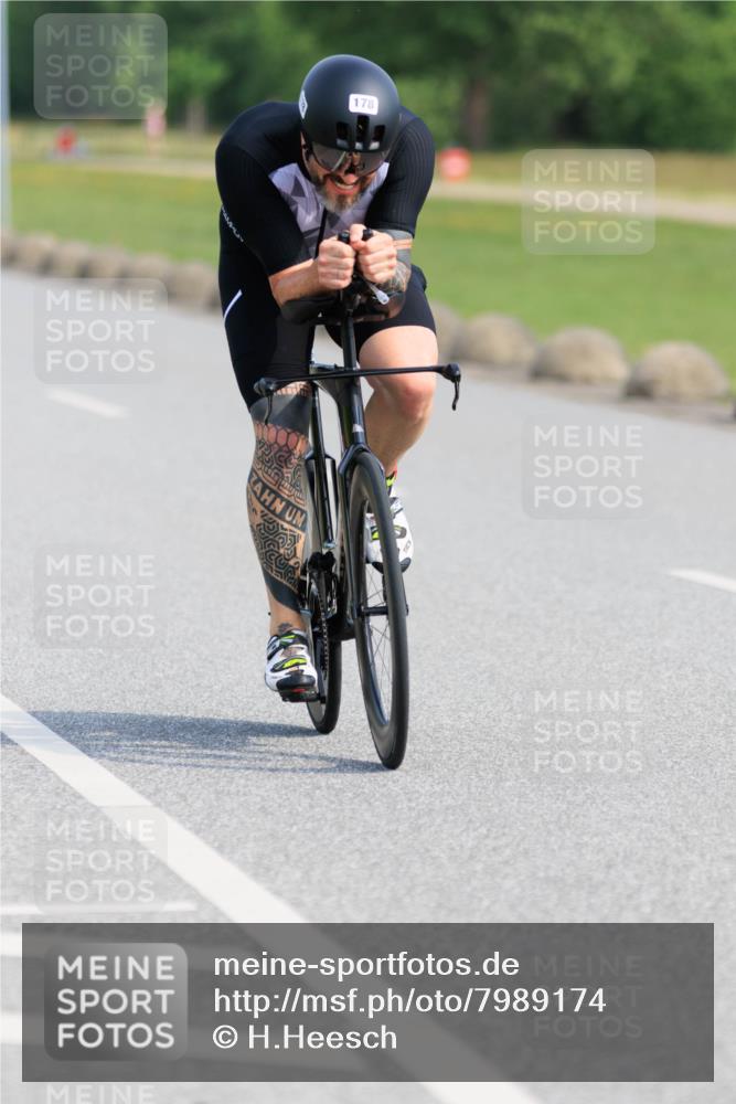 15.06.2025 - 27. Vierlanden-Triathlon H.Heesch http://msf.ph/oto/7989174 15.06.2025 09:31:57 Radfahren 18, 38, 93, 178, 185, 193 meine-sportfotos.de