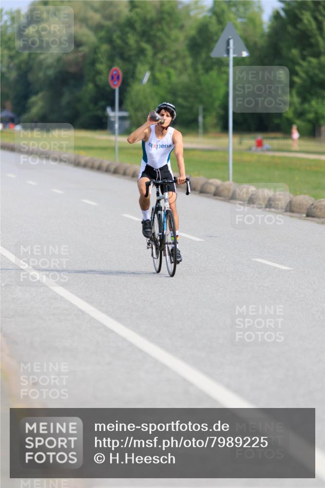 15.06.2025 - 27. Vierlanden-Triathlon H.Heesch http://msf.ph/oto/7989225 15.06.2025 09:32:44 Radfahren 71, 72, 81, 84 meine-sportfotos.de