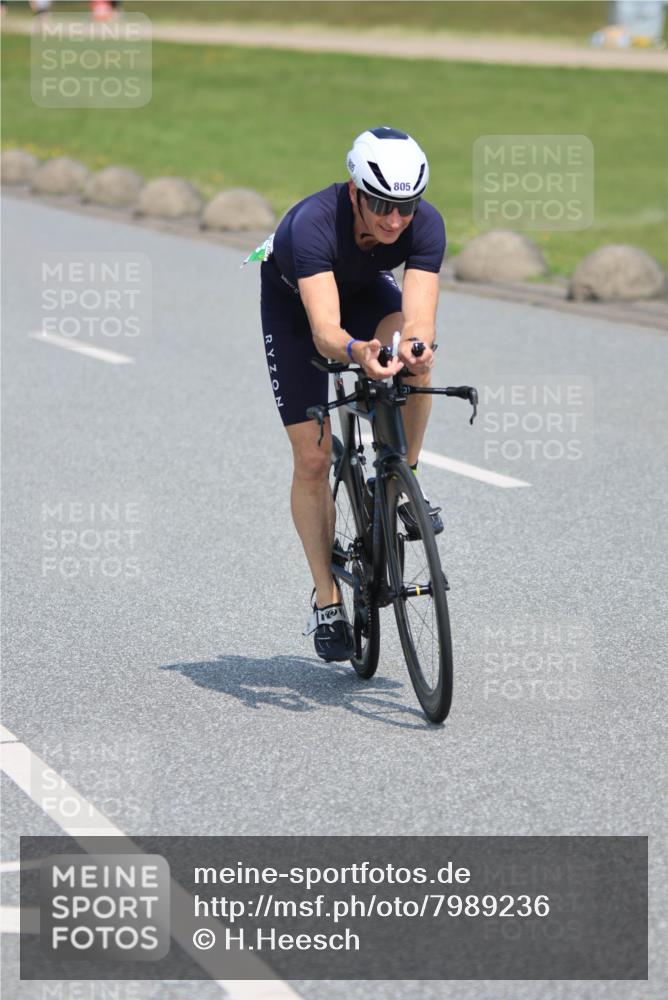 21.06.2025 - 27. Vierlanden-Triathlon H.Heesch http://msf.ph/oto/7989236 15.06.2025 11:46:27 Radfahren 640, 694, 805 meine-sportfotos.de