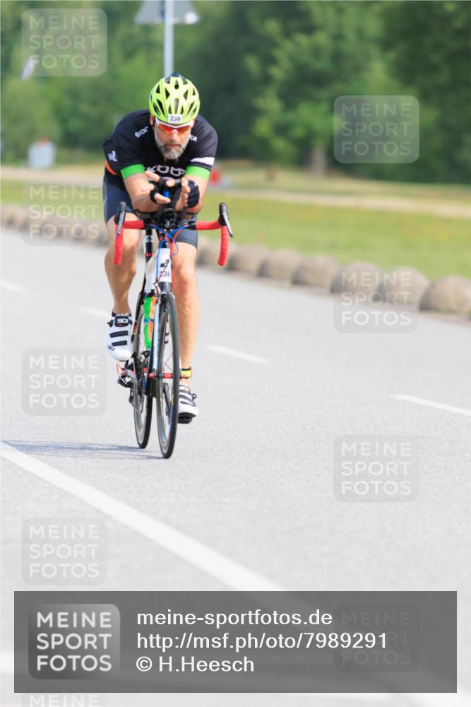 15.06.2025 - 27. Vierlanden-Triathlon H.Heesch http://msf.ph/oto/7989291 15.06.2025 09:34:06 Radfahren 236 meine-sportfotos.de