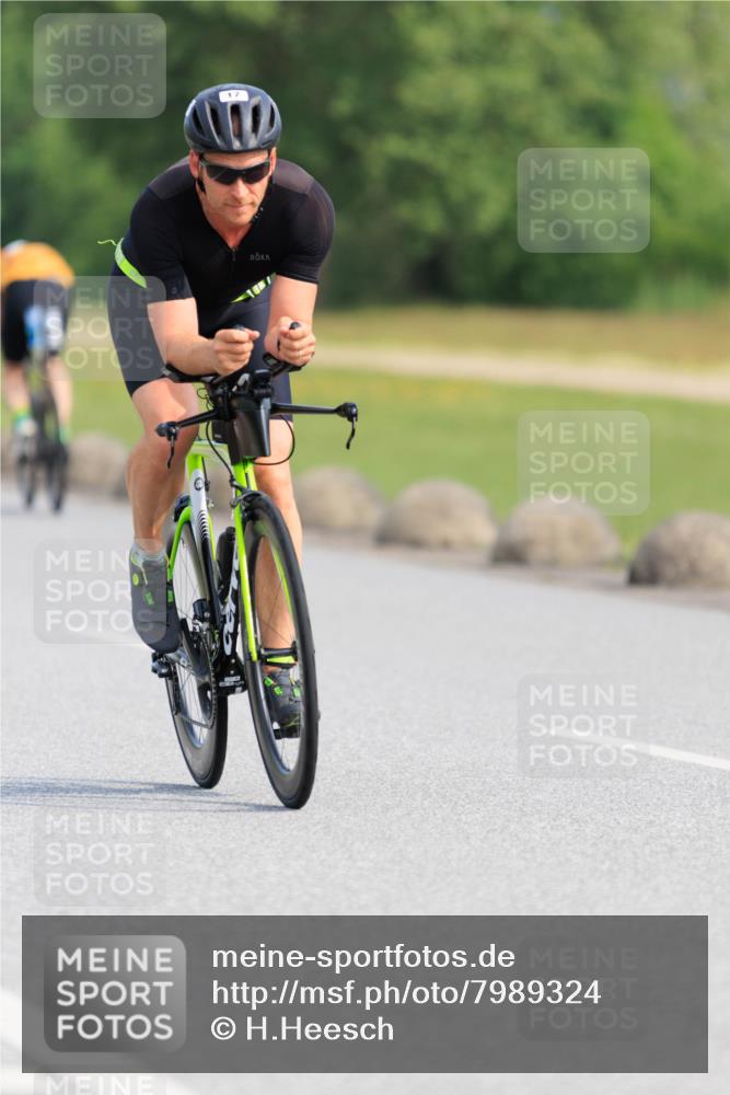15.06.2025 - 27. Vierlanden-Triathlon H.Heesch http://msf.ph/oto/7989324 15.06.2025 09:35:02 Radfahren 17 meine-sportfotos.de