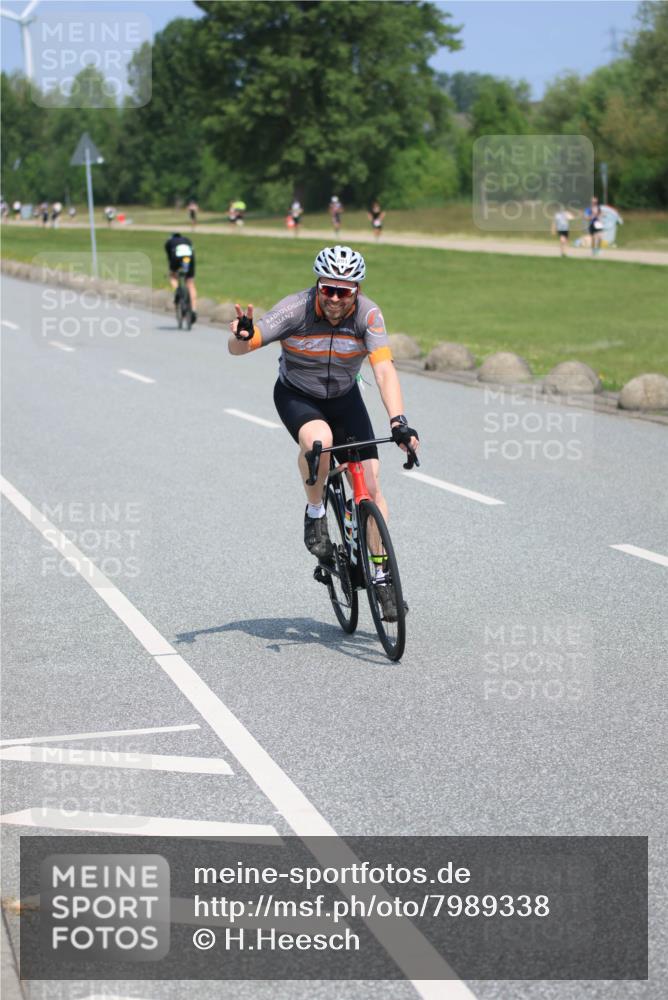 21.06.2025 - 27. Vierlanden-Triathlon H.Heesch http://msf.ph/oto/7989338 15.06.2025 11:46:57 Radfahren 647, 710, 734, 801, 831 meine-sportfotos.de