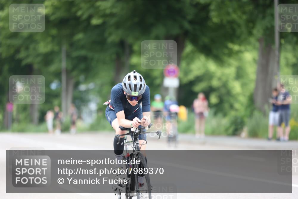 15.06.2025 - 7 Türme Triathlon Yannick Fuchs http://msf.ph/oto/7989370 15.06.2025 11:46:53 Radfahren 257, 291 meine-sportfotos.de