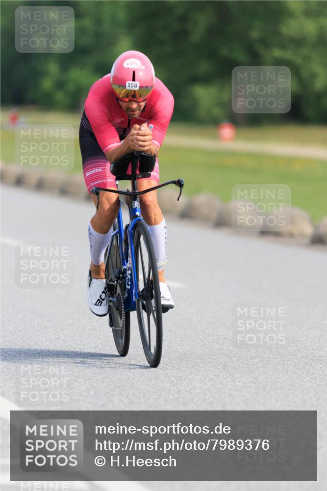 15.06.2025 - 27. Vierlanden-Triathlon H.Heesch http://msf.ph/oto/7989376 15.06.2025 09:37:11 Radfahren 158 meine-sportfotos.de