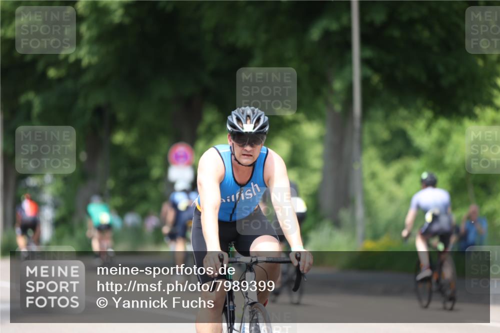 15.06.2025 - 7 Türme Triathlon Yannick Fuchs http://msf.ph/oto/7989399 15.06.2025 13:01:36 Radfahren 264, 393, 573, 621, 877, 901, 915, 971, 988, 1136, 1142, 1144, 1193 meine-sportfotos.de