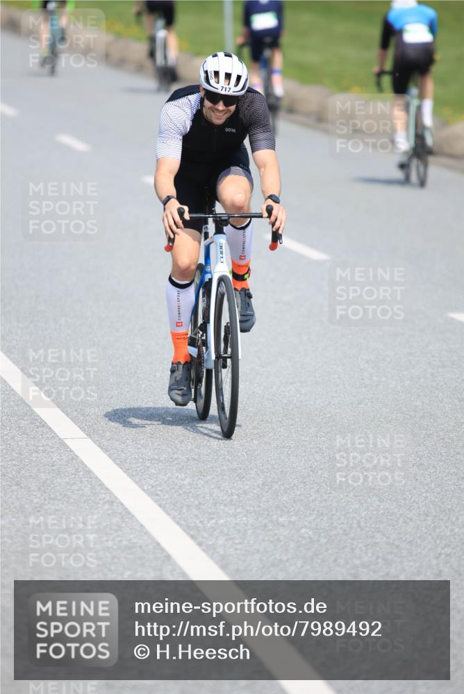 21.06.2025 - 27. Vierlanden-Triathlon H.Heesch http://msf.ph/oto/7989492 15.06.2025 11:47:14 Radfahren 717, 787 meine-sportfotos.de