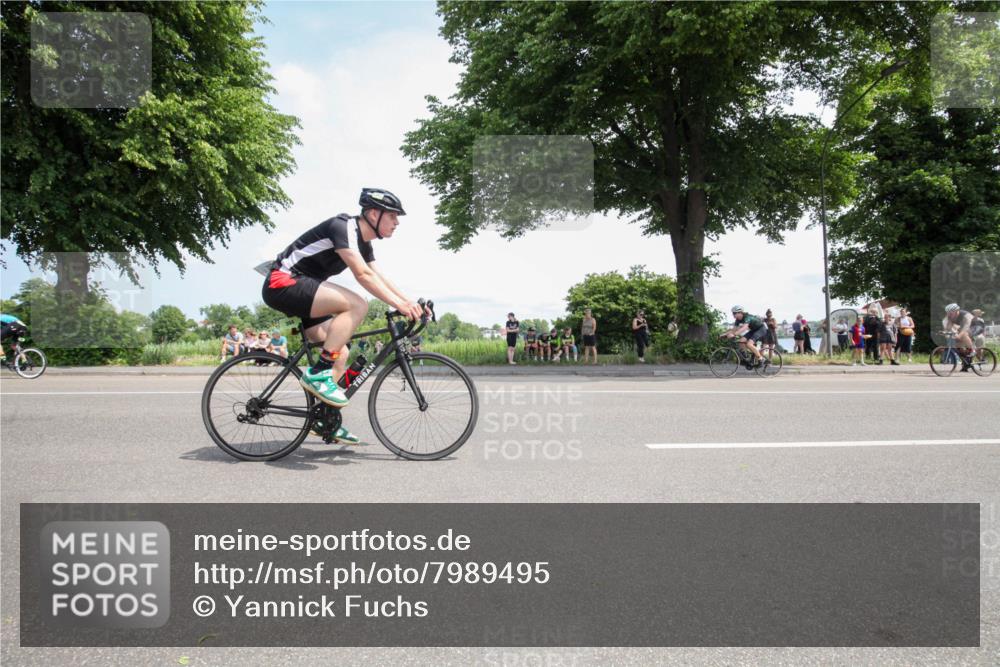 15.06.2025 - 7 Türme Triathlon Yannick Fuchs http://msf.ph/oto/7989495 15.06.2025 13:04:00 Radfahren 303, 364, 432, 453, 1005, 1127, 1134 meine-sportfotos.de