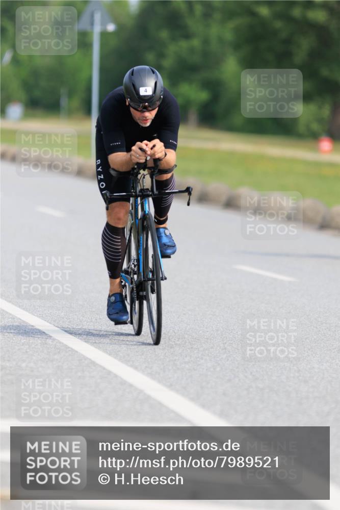 15.06.2025 - 27. Vierlanden-Triathlon H.Heesch http://msf.ph/oto/7989521 15.06.2025 09:38:37 Radfahren 4, 123, 124, 232, 235 meine-sportfotos.de