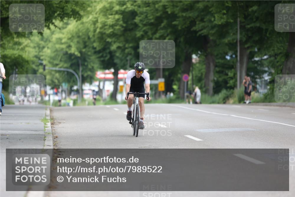 15.06.2025 - 7 Türme Triathlon Yannick Fuchs http://msf.ph/oto/7989522 15.06.2025 11:48:29 Radfahren 257, 291 meine-sportfotos.de