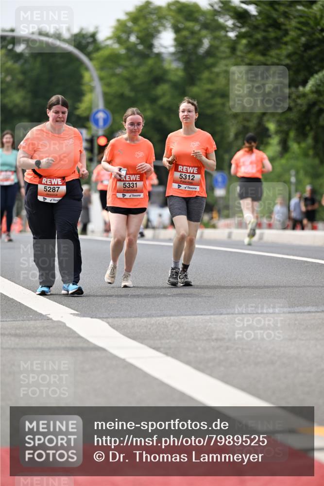 15.06.2025 - REWE Women's Run Dr. Thomas Lammeyer http://msf.ph/oto/7989525 15.06.2025 10:49:21 Laufen 5287, 5331, 5312 meine-sportfotos.de