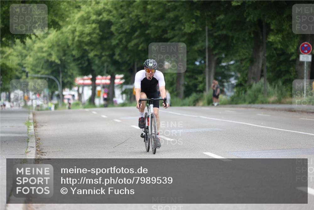 15.06.2025 - 7 Türme Triathlon Yannick Fuchs http://msf.ph/oto/7989539 15.06.2025 11:48:29 Radfahren 257, 291 meine-sportfotos.de