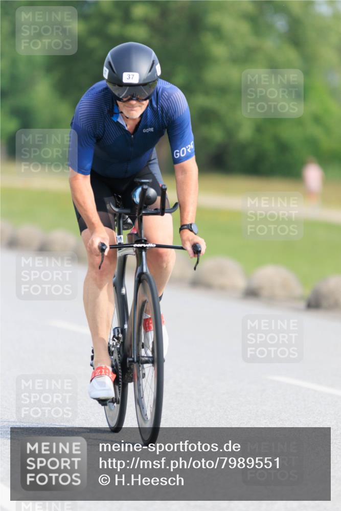 15.06.2025 - 27. Vierlanden-Triathlon H.Heesch http://msf.ph/oto/7989551 15.06.2025 09:39:19 Radfahren 37 meine-sportfotos.de