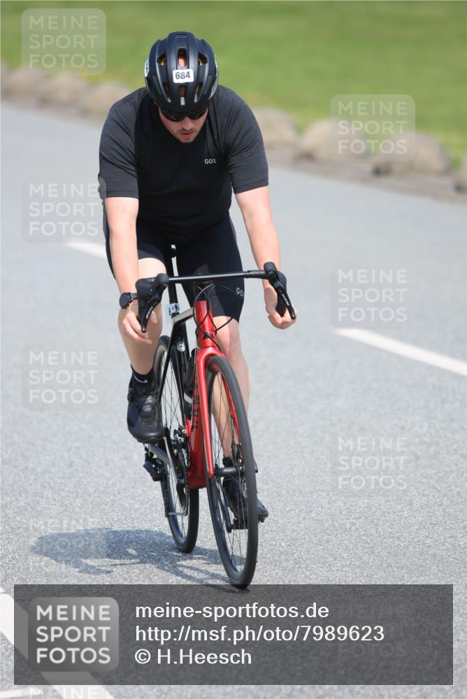 21.06.2025 - 27. Vierlanden-Triathlon H.Heesch http://msf.ph/oto/7989623 15.06.2025 11:47:28 Radfahren 649, 684, 934 meine-sportfotos.de