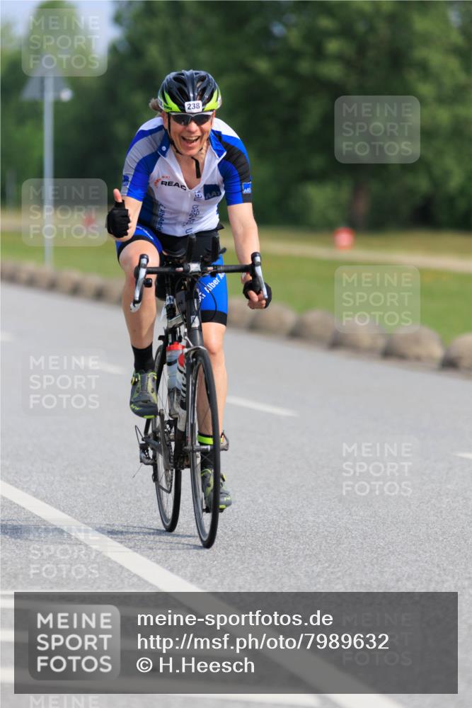 15.06.2025 - 27. Vierlanden-Triathlon H.Heesch http://msf.ph/oto/7989632 15.06.2025 09:41:44 Radfahren 238 meine-sportfotos.de