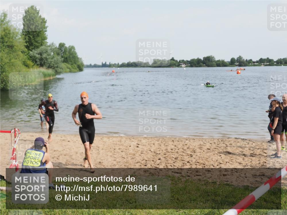 21.06.2025 - 27. Vierlanden-Triathlon MichiJ http://msf.ph/oto/7989641 15.06.2026 09:52:03 Schwimmen 282, 288, 292 meine-sportfotos.de