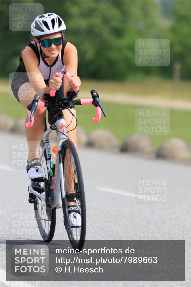 15.06.2025 - 27. Vierlanden-Triathlon H.Heesch http://msf.ph/oto/7989663 15.06.2025 09:42:00 Radfahren 206, 234, 246 meine-sportfotos.de