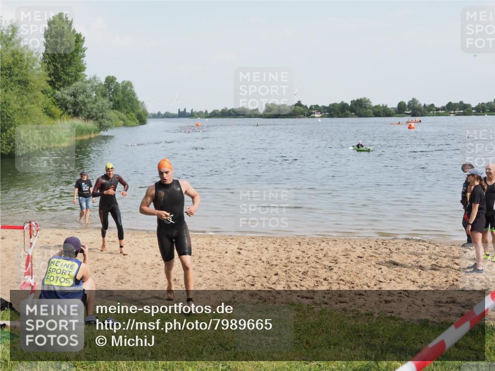 21.06.2025 - 27. Vierlanden-Triathlon MichiJ http://msf.ph/oto/7989665 15.06.2026 09:52:03 Schwimmen 282, 288, 292 meine-sportfotos.de