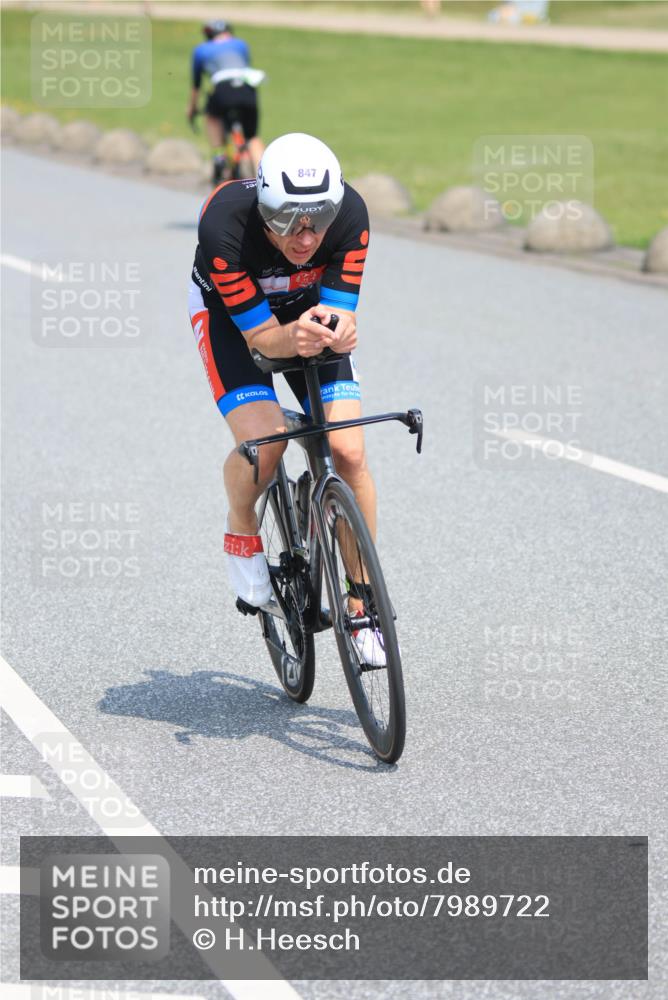 21.06.2025 - 27. Vierlanden-Triathlon H.Heesch http://msf.ph/oto/7989722 15.06.2025 11:47:40 Radfahren 82, 108, 709, 829, 847 meine-sportfotos.de