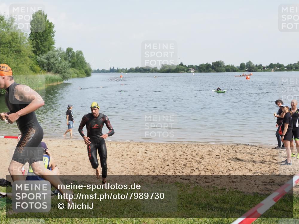 21.06.2025 - 27. Vierlanden-Triathlon MichiJ http://msf.ph/oto/7989730 15.06.2026 09:52:05 Schwimmen 282, 288, 292 meine-sportfotos.de