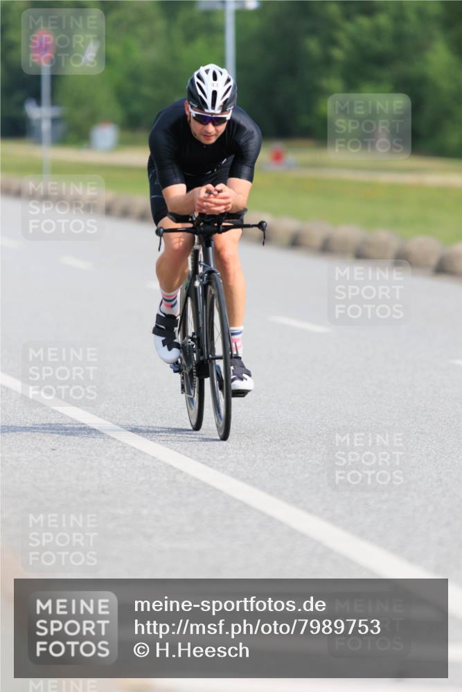 15.06.2025 - 27. Vierlanden-Triathlon H.Heesch http://msf.ph/oto/7989753 15.06.2025 09:42:18 Radfahren 50, 83, 158 meine-sportfotos.de