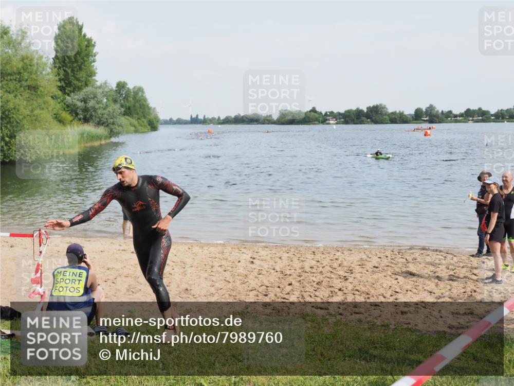 21.06.2025 - 27. Vierlanden-Triathlon MichiJ http://msf.ph/oto/7989760 15.06.2026 09:52:05 Schwimmen 282, 288, 292 meine-sportfotos.de