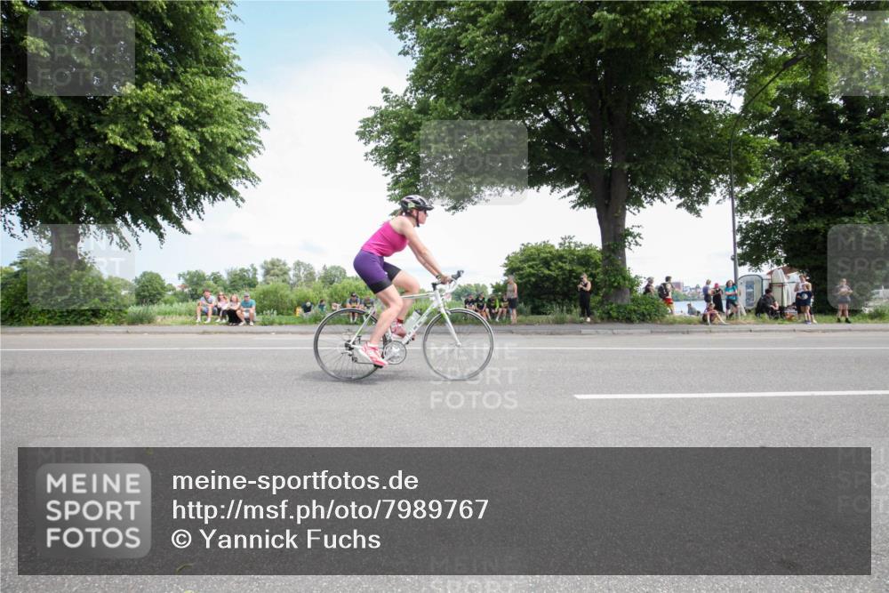 15.06.2025 - 7 Türme Triathlon Yannick Fuchs http://msf.ph/oto/7989767 15.06.2025 13:07:07 Radfahren 617, 702, 785, 1080 meine-sportfotos.de
