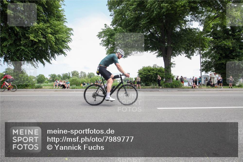 15.06.2025 - 7 Türme Triathlon Yannick Fuchs http://msf.ph/oto/7989777 15.06.2025 13:07:21 Radfahren 548, 589 meine-sportfotos.de