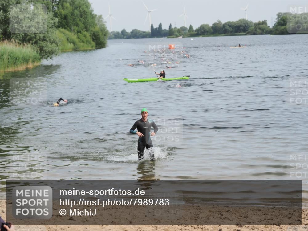 21.06.2025 - 27. Vierlanden-Triathlon MichiJ http://msf.ph/oto/7989783 15.06.2026 09:52:40 Schwimmen 313 meine-sportfotos.de