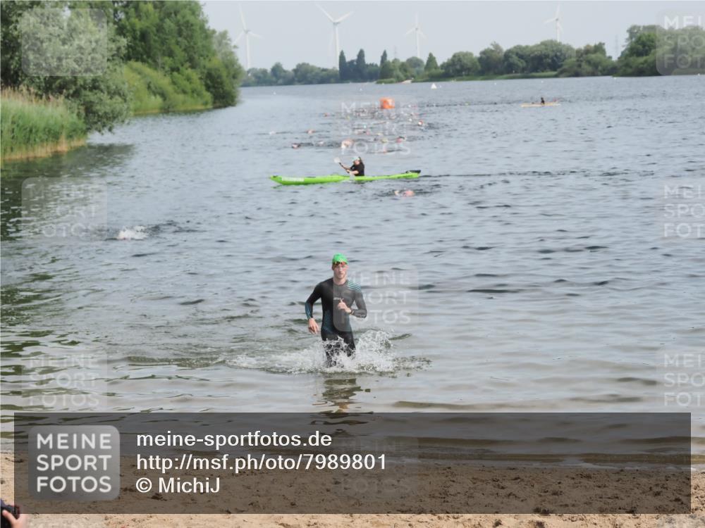 21.06.2025 - 27. Vierlanden-Triathlon MichiJ http://msf.ph/oto/7989801 15.06.2026 09:52:41 Schwimmen 313 meine-sportfotos.de