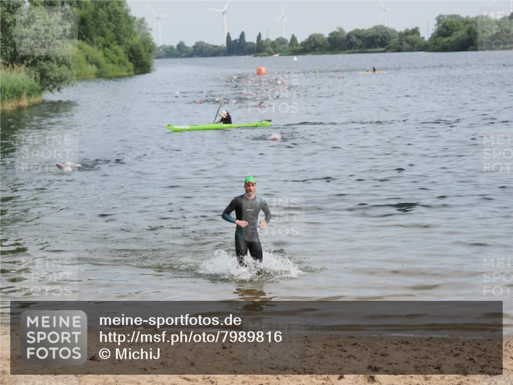21.06.2025 - 27. Vierlanden-Triathlon MichiJ http://msf.ph/oto/7989816 15.06.2026 09:52:41 Schwimmen 313 meine-sportfotos.de