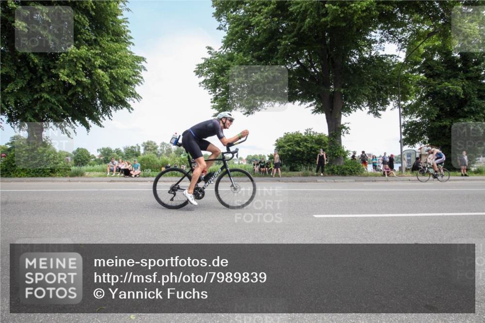15.06.2025 - 7 Türme Triathlon Yannick Fuchs http://msf.ph/oto/7989839 15.06.2025 13:07:52 Radfahren 437, 475, 479 meine-sportfotos.de