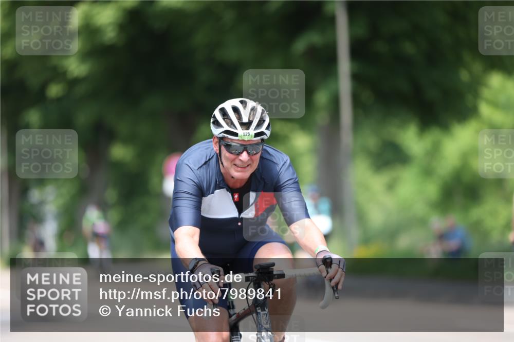15.06.2025 - 7 Türme Triathlon Yannick Fuchs http://msf.ph/oto/7989841 15.06.2025 13:02:33 Radfahren 196, 271, 376, 525, 641, 717, 899, 1044, 1052, 1055, 1095 meine-sportfotos.de