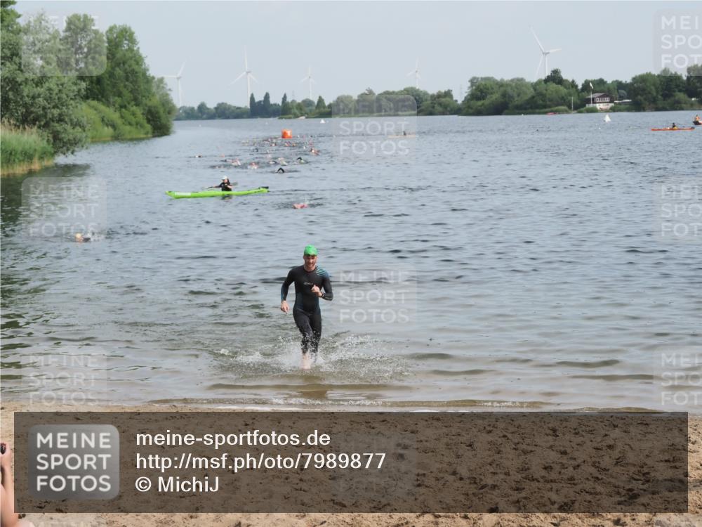 21.06.2025 - 27. Vierlanden-Triathlon MichiJ http://msf.ph/oto/7989877 15.06.2026 09:52:42 Schwimmen 313 meine-sportfotos.de