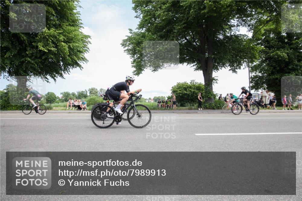15.06.2025 - 7 Türme Triathlon Yannick Fuchs http://msf.ph/oto/7989913 15.06.2025 13:09:12 Radfahren 267, 324, 472, 486, 650, 675, 847, 1092 meine-sportfotos.de