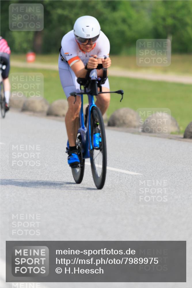 15.06.2025 - 27. Vierlanden-Triathlon H.Heesch http://msf.ph/oto/7989975 15.06.2025 09:44:10 Radfahren 27, 39, 41, 54, 113, 168, 216 meine-sportfotos.de