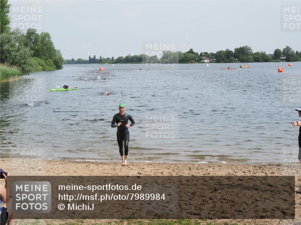 21.06.2025 - 27. Vierlanden-Triathlon MichiJ http://msf.ph/oto/7989984 15.06.2026 09:52:44 Schwimmen 313 meine-sportfotos.de