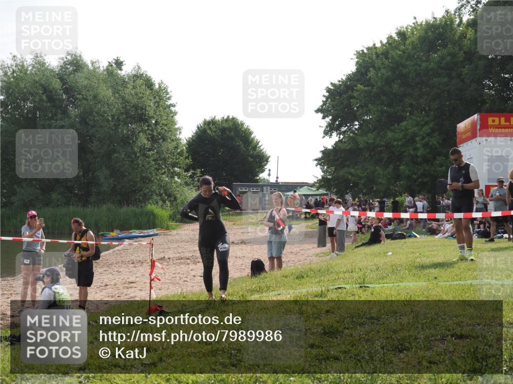 15.06.2025 - 27. Vierlanden-Triathlon KatJ http://msf.ph/oto/7989986 15.06.2025 09:09:23 Schwimmen 224 meine-sportfotos.de