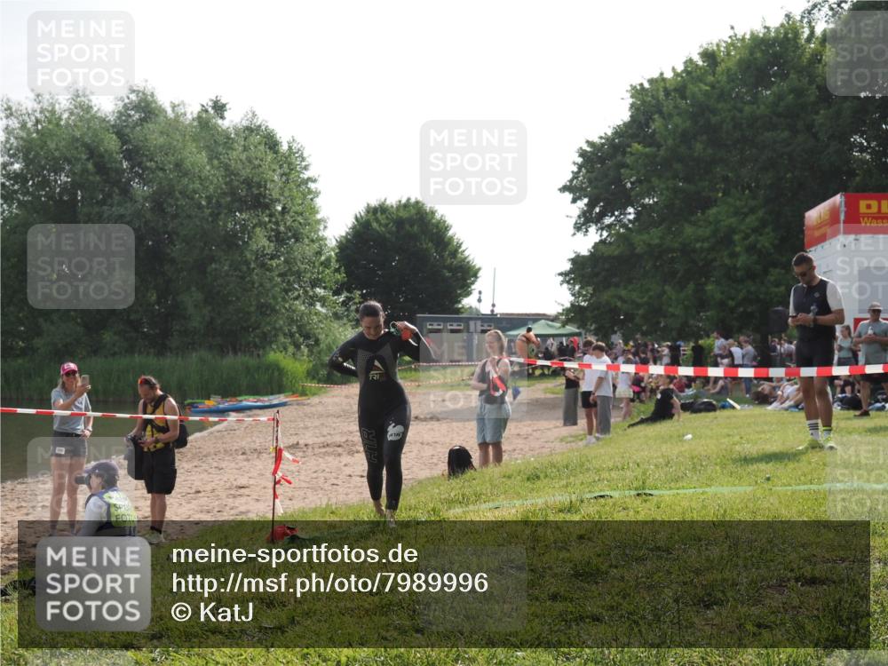 15.06.2025 - 27. Vierlanden-Triathlon KatJ http://msf.ph/oto/7989996 15.06.2025 09:09:24 Schwimmen 224 meine-sportfotos.de