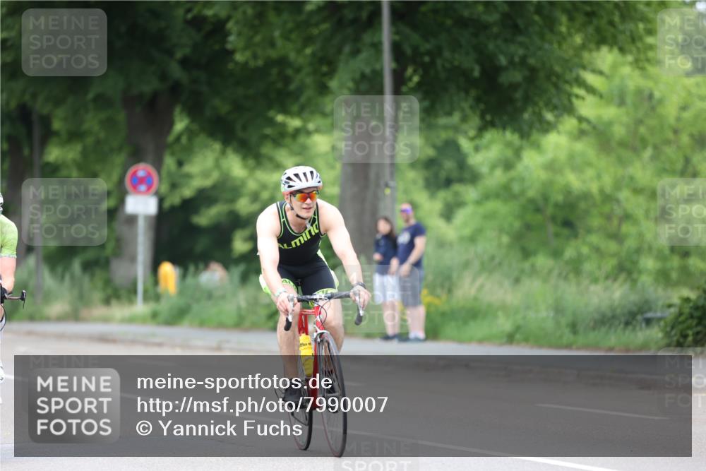 15.06.2025 - 7 Türme Triathlon Yannick Fuchs http://msf.ph/oto/7990007 15.06.2025 11:51:49 Radfahren 252, 271, 316, 325 meine-sportfotos.de